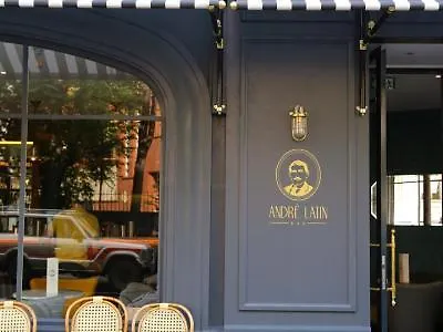 André Latin 3*