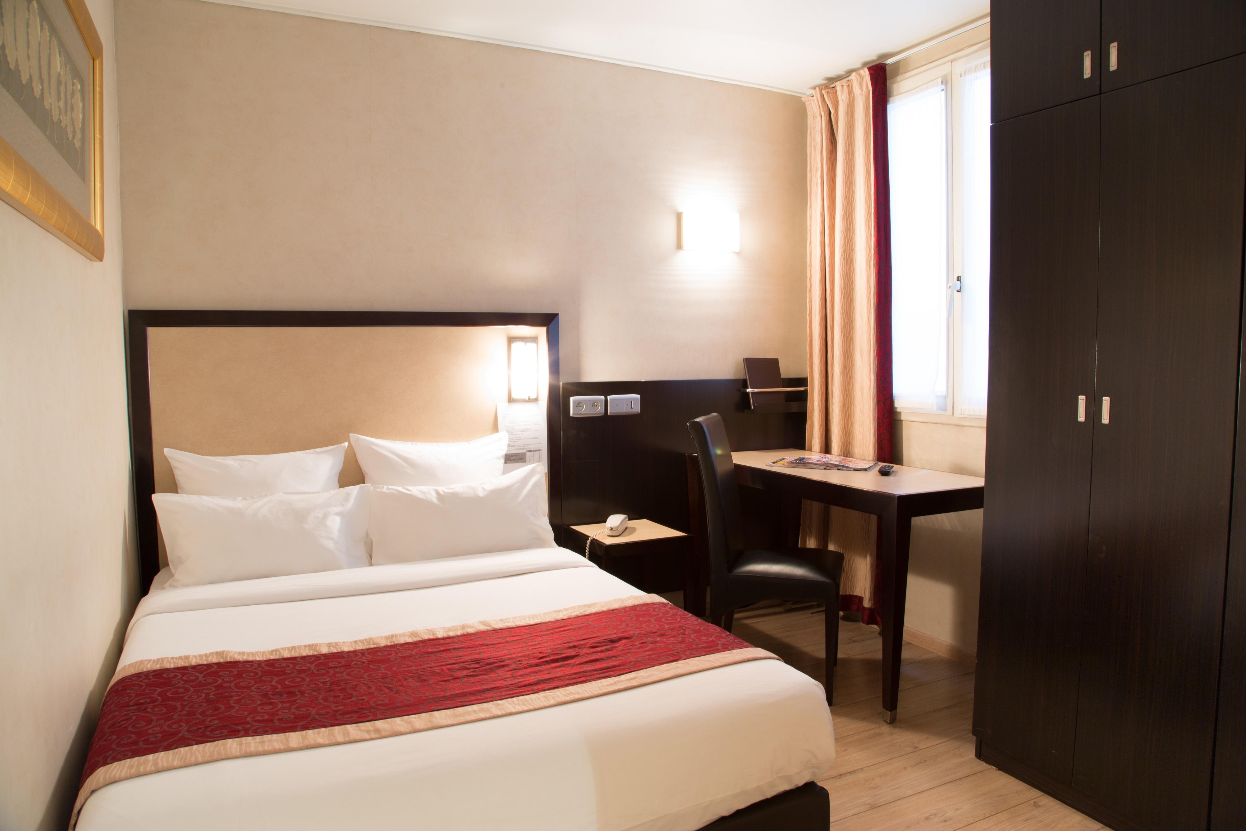André Latin 3* Parigi